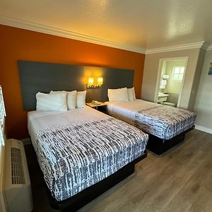 Standard 2 double beds